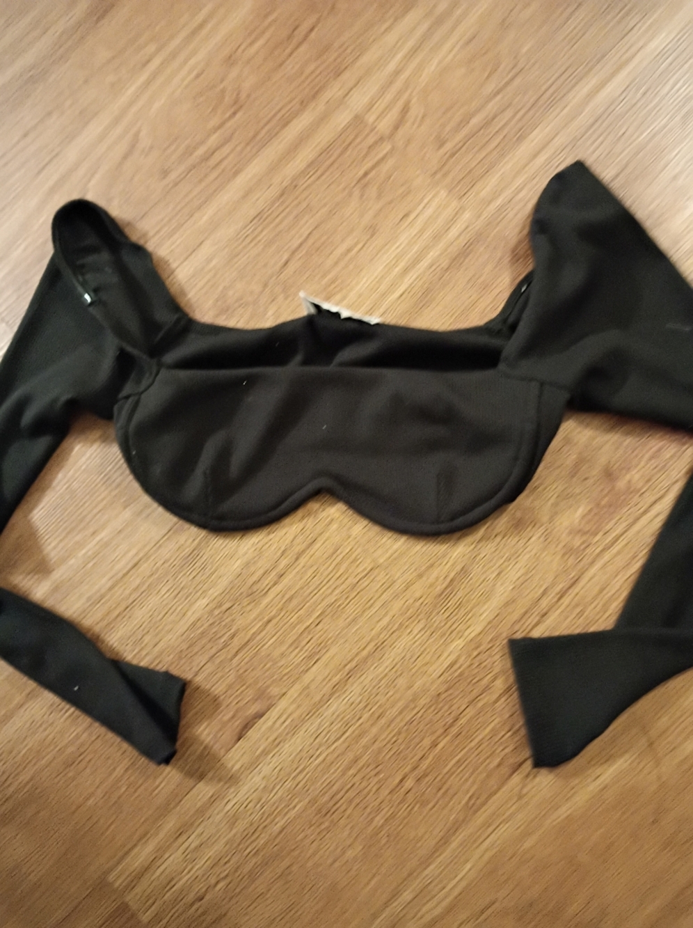 Black Long Sleeve Crop Top